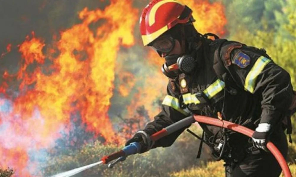 Πυρκαγιά στον Ασπρόπυργο Αττικής – Επιχειρούν 30 πυροσβέστες